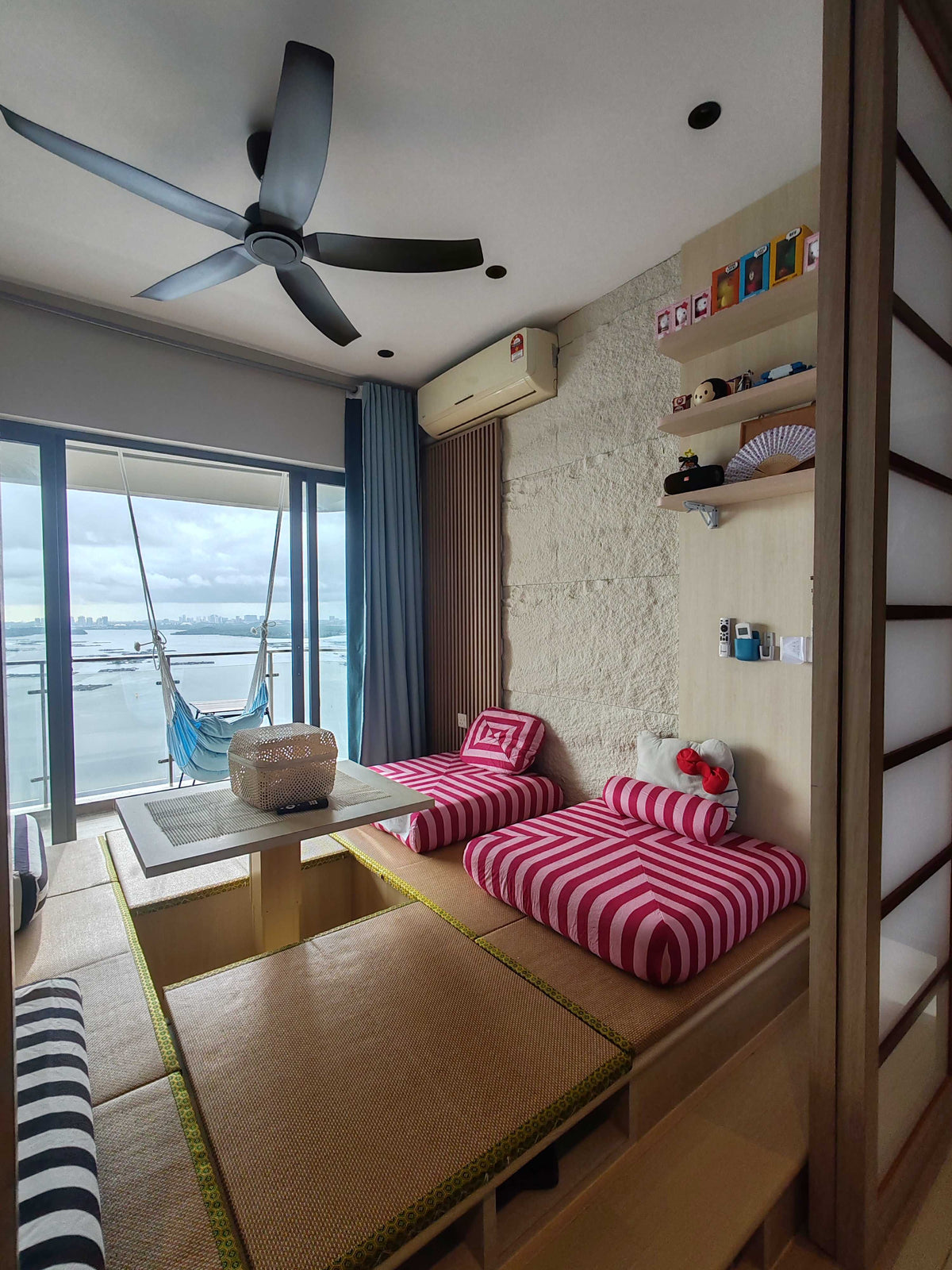 Japanese Tatami 2BR | Panoramic Sunset Sea View | Free Parking | Danga Bay