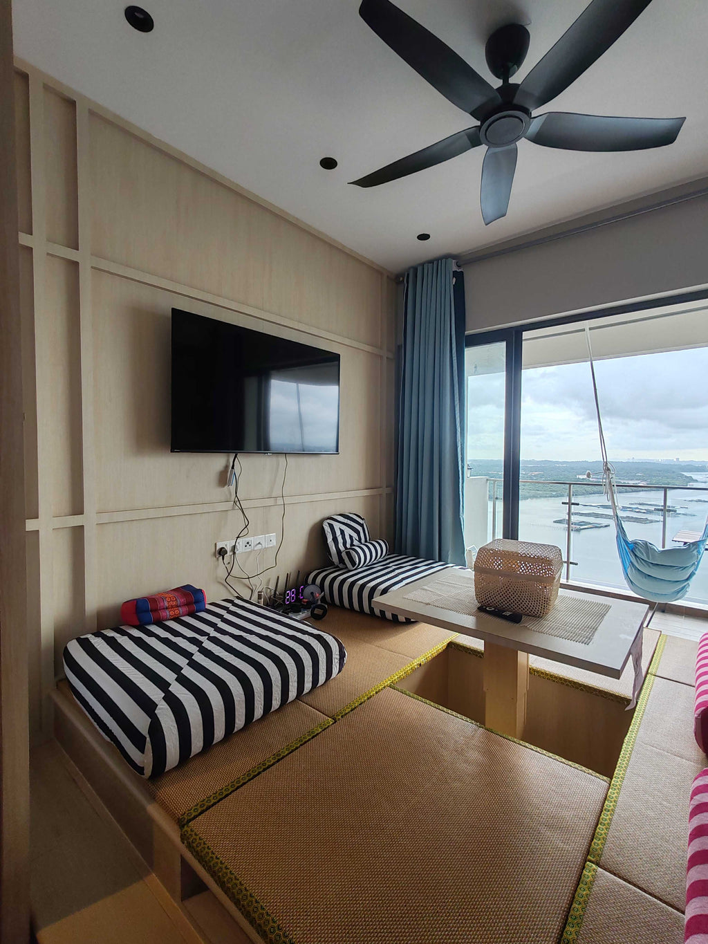 Japanese Tatami 2BR | Panoramic Sunset Sea View | Free Parking | Danga Bay